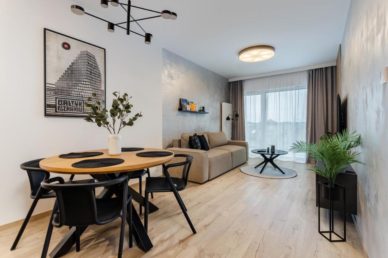 Klimatyzowany Apartament Very Berry Z Parkingiem W Poznaniu By Noclegi Renters エクステリア 写真