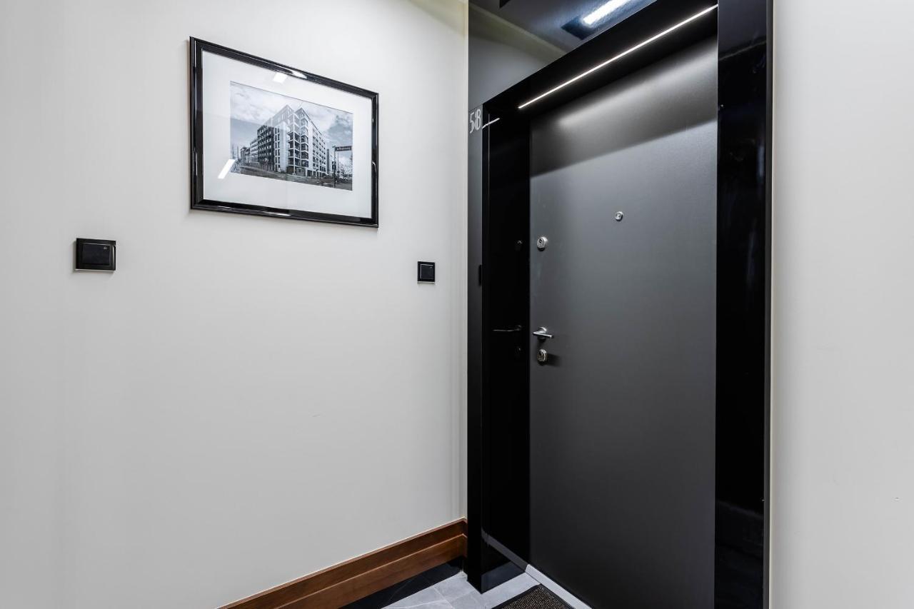 Klimatyzowany Apartament Very Berry Z Parkingiem W Poznaniu By Noclegi Renters エクステリア 写真